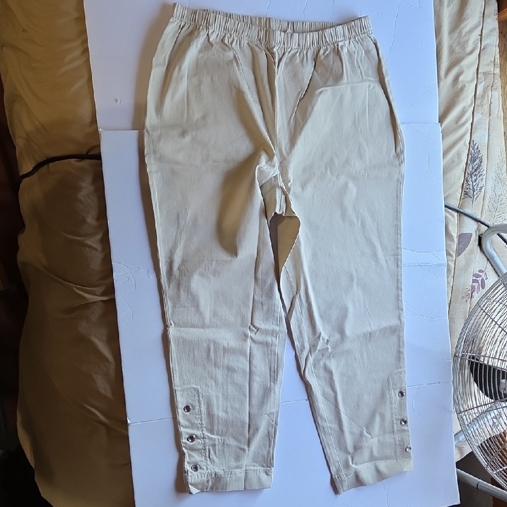 2 Quacker Factory Women's Brown and Cream Cropped Pants - Picture 6 of 11